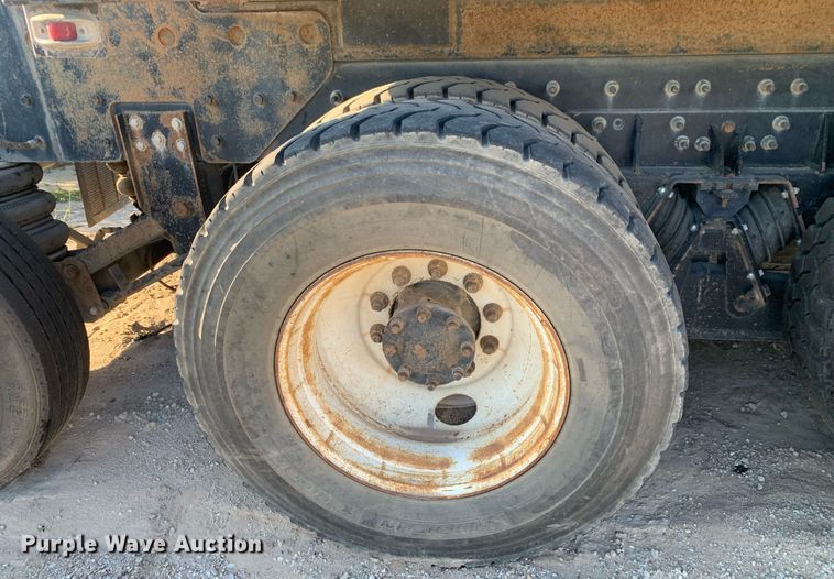 image for item DM1806 2006 International  7600 flatbed truck