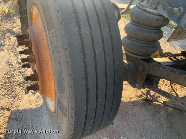 image for item DM1806 2006 International  7600 flatbed truck