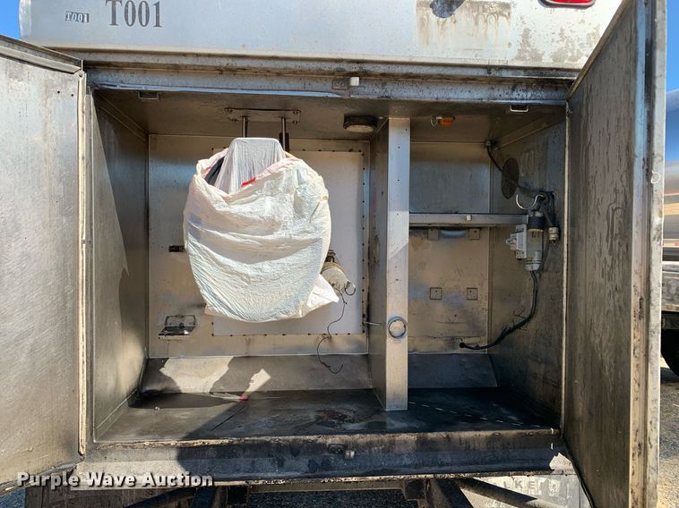 image for item DM1812 1999 Tremcar CT5931 tank trailer