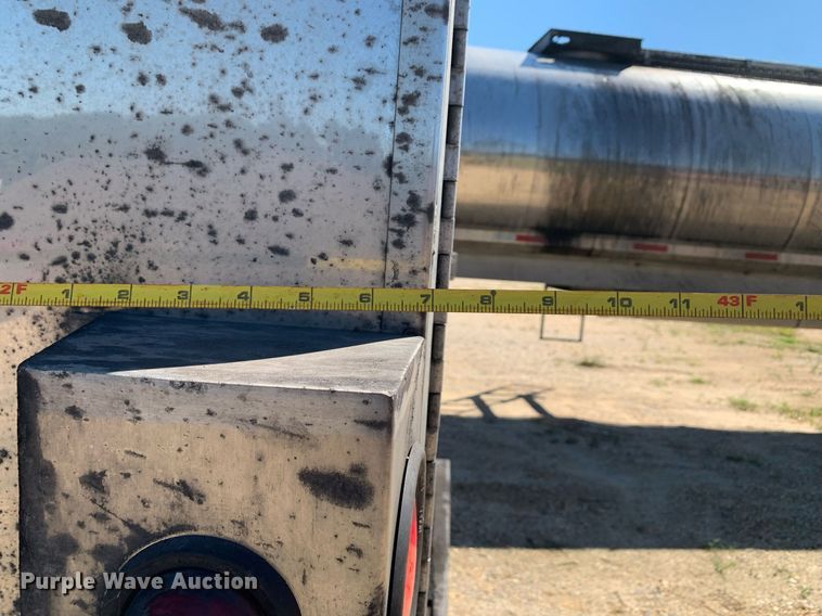 image for item DM1812 1999 Tremcar CT5931 tank trailer