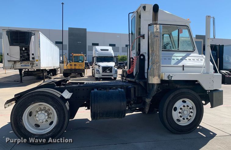 image for item DM1815 2005 Kalmar 30 yard truck