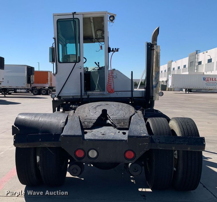 image for item DM1815 2005 Kalmar 30 yard truck