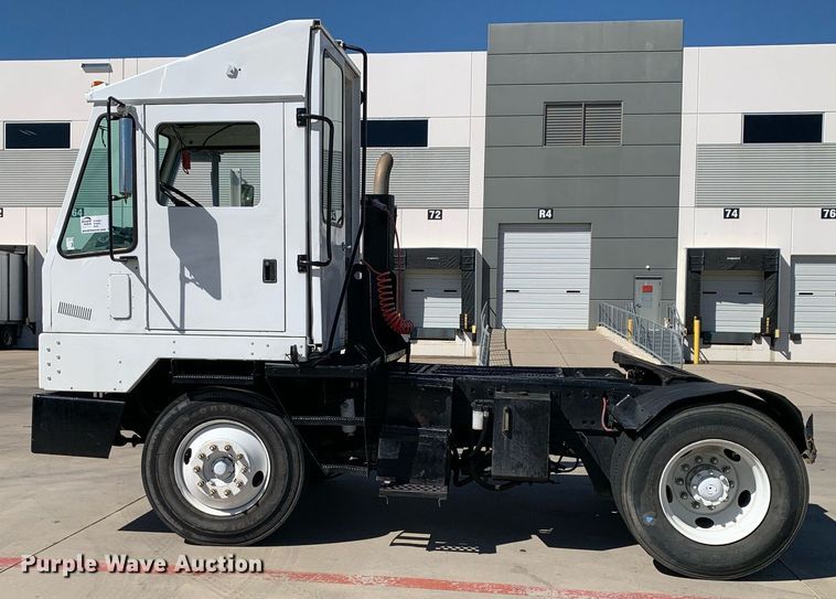 image for item DM1815 2005 Kalmar 30 yard truck