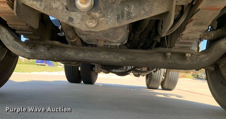 image for item DM1815 2005 Kalmar 30 yard truck