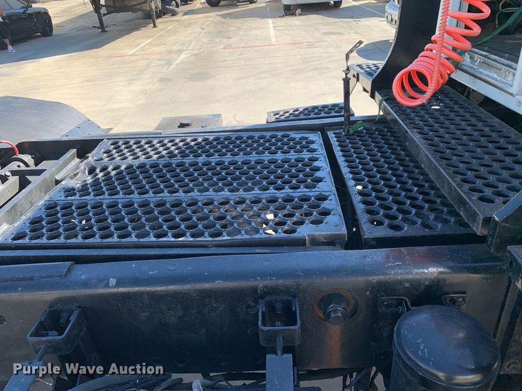 image for item DM1815 2005 Kalmar 30 yard truck