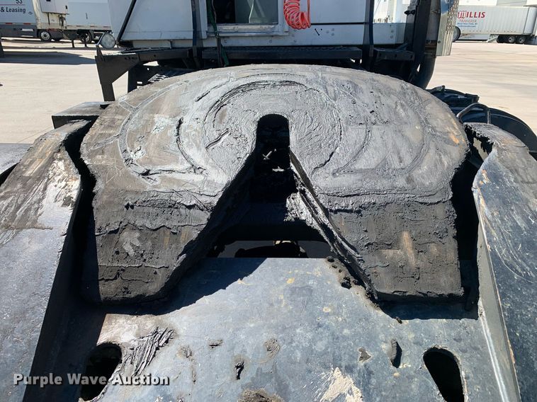 image for item DM1815 2005 Kalmar 30 yard truck