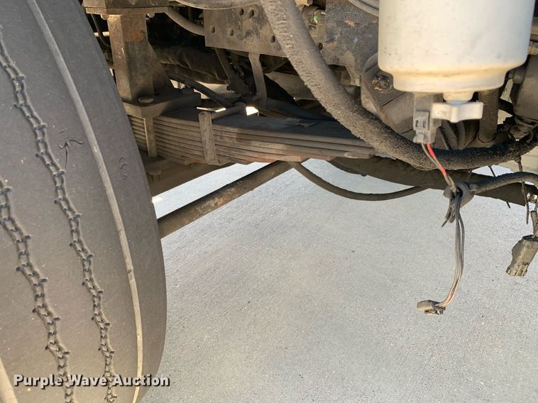 image for item DM1815 2005 Kalmar 30 yard truck