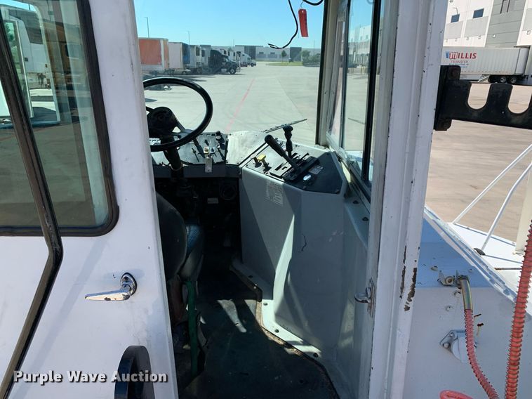 image for item DM1815 2005 Kalmar 30 yard truck