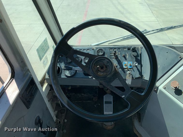 image for item DM1815 2005 Kalmar 30 yard truck