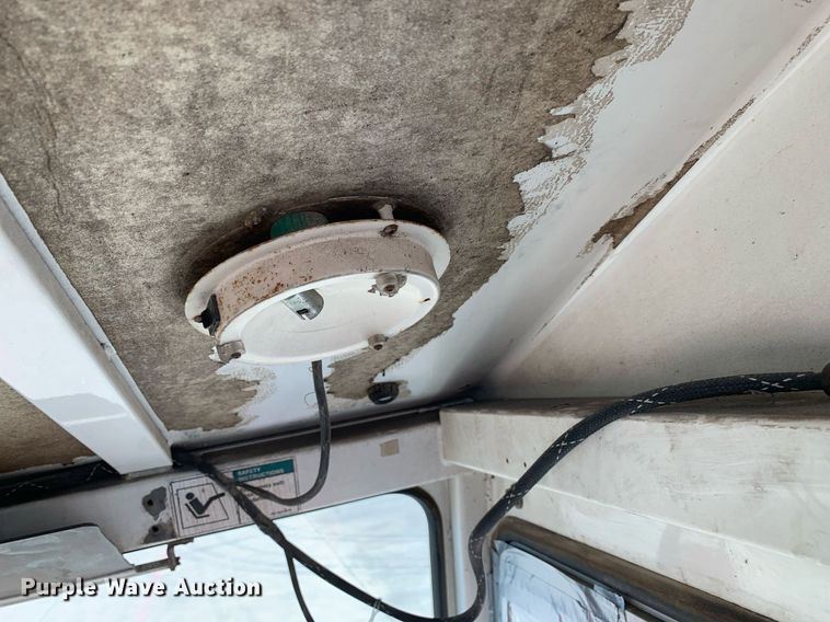 image for item DM1815 2005 Kalmar 30 yard truck