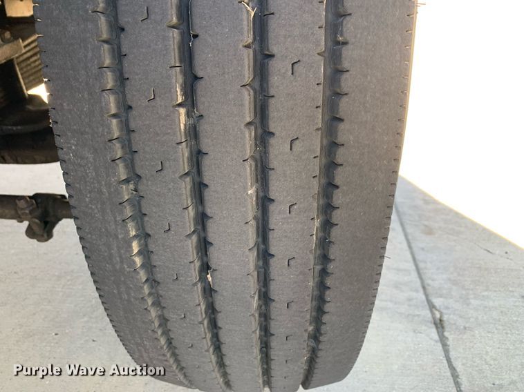 image for item DM1815 2005 Kalmar 30 yard truck