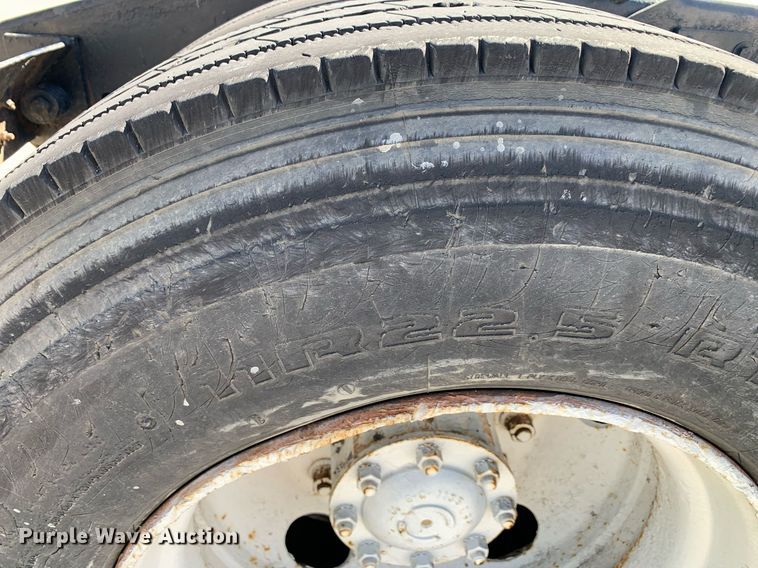 image for item DM1815 2005 Kalmar 30 yard truck