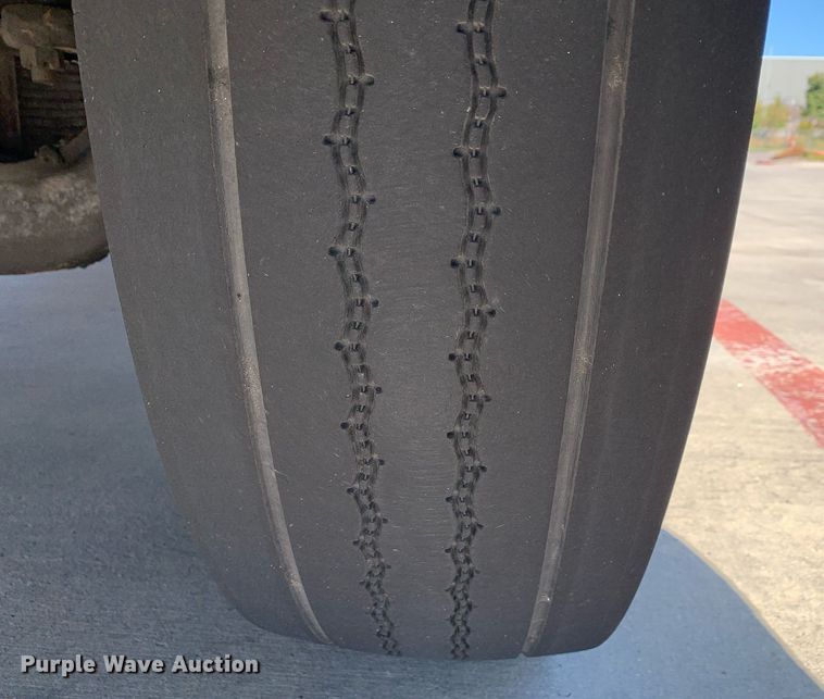 image for item DM1815 2005 Kalmar 30 yard truck