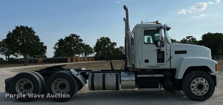 image for item DM2028 2014 Mack CHU613  semi truck