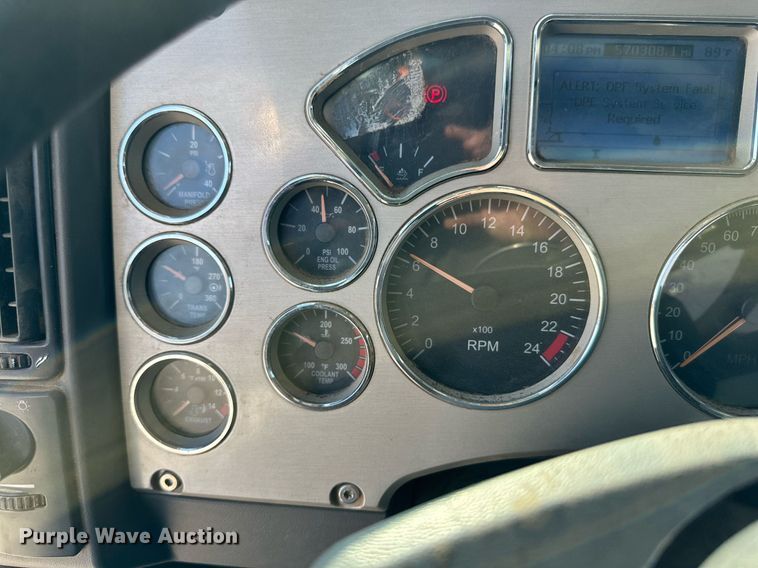 image for item DM2028 2014 Mack CHU613  semi truck