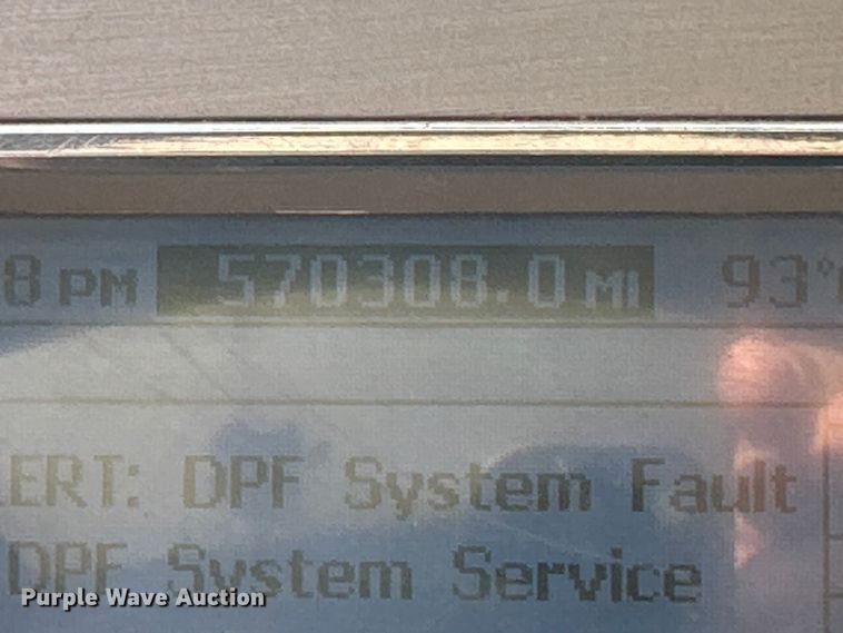 image for item DM2028 2014 Mack CHU613  semi truck