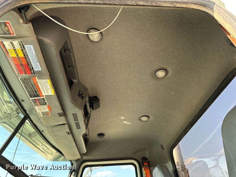 image for item DM2028 2014 Mack CHU613  semi truck