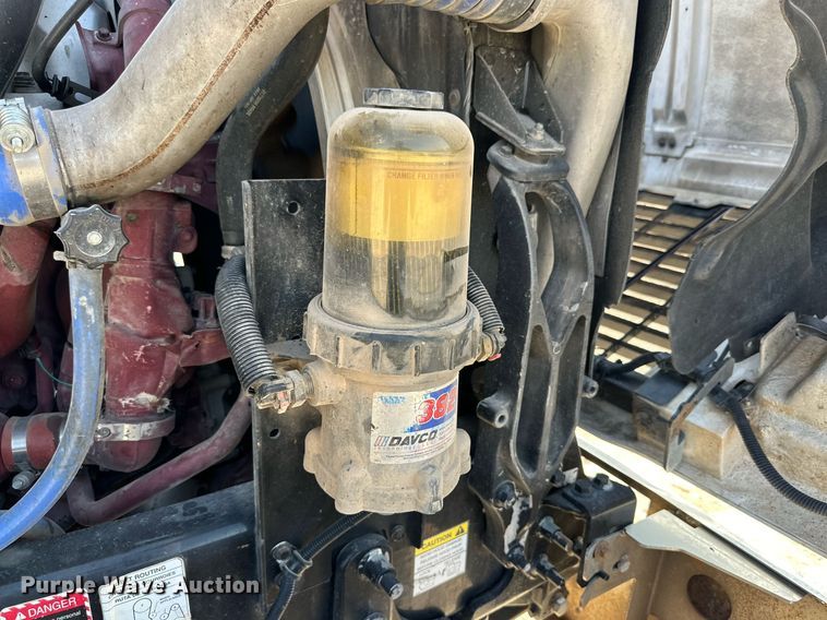 image for item DM2028 2014 Mack CHU613  semi truck