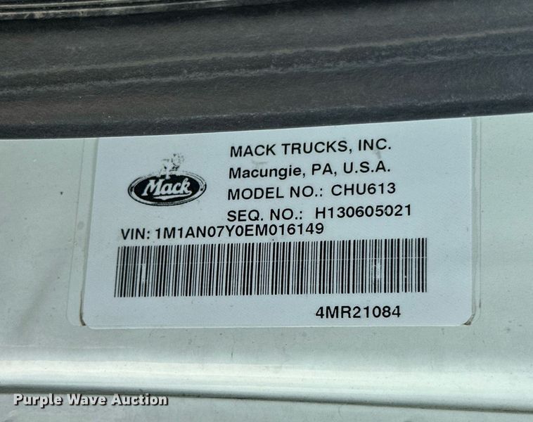 image for item DM2028 2014 Mack CHU613  semi truck