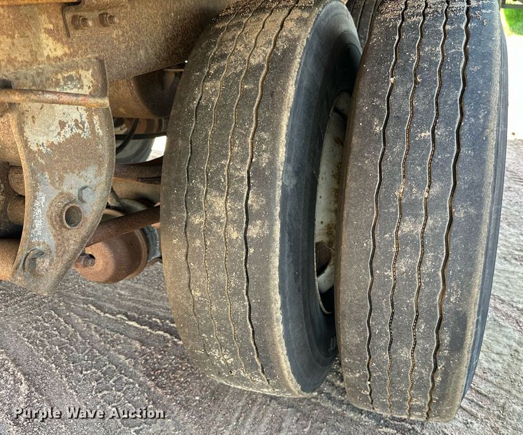 image for item DN0767 1998 Great Dane  dry van trailer