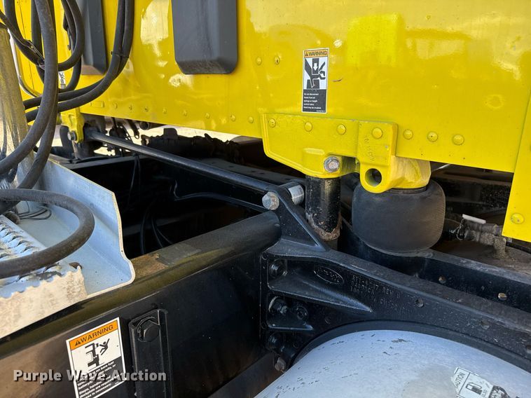 image for item DO2500 2017 Peterbilt 579 semi truck