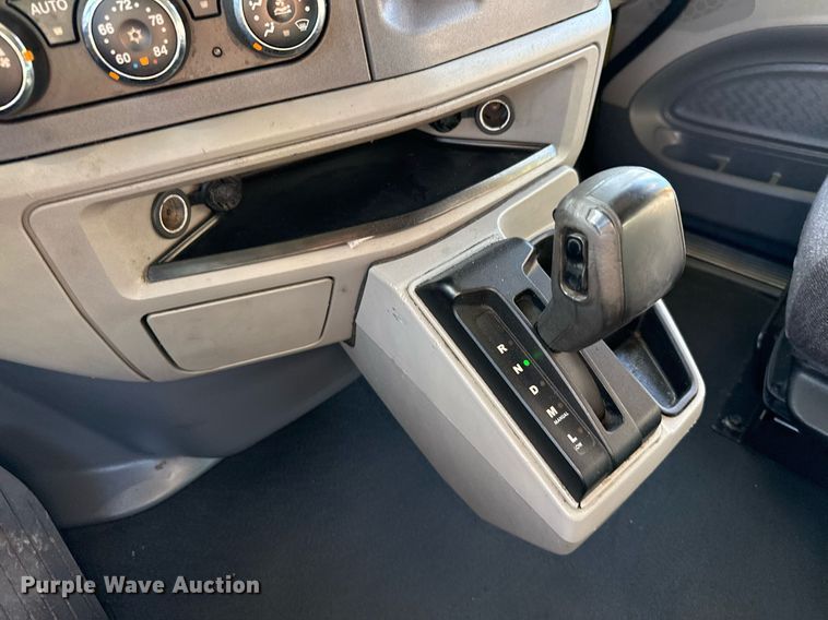 image for item DO2500 2017 Peterbilt 579 semi truck