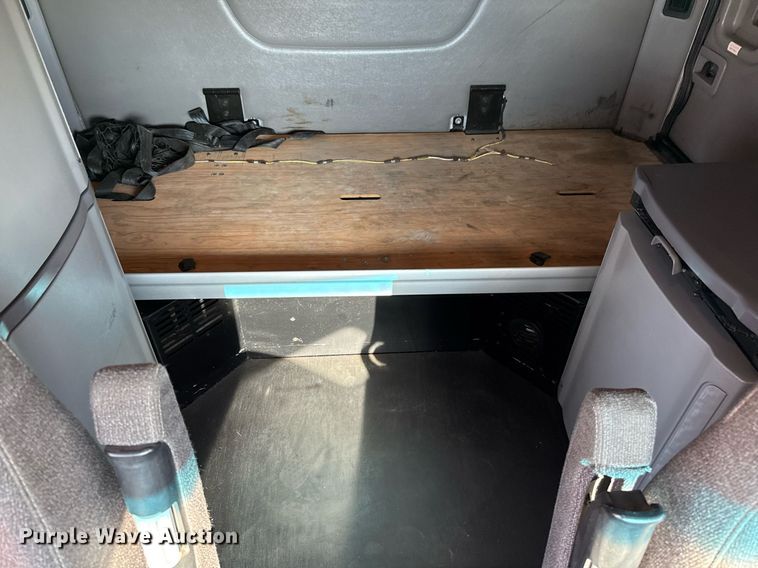 image for item DO2500 2017 Peterbilt 579 semi truck