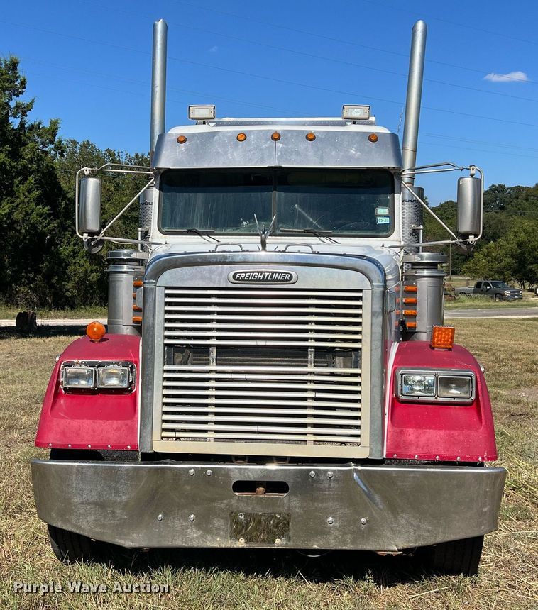 image for item DO2501 2000 Freightliner    semi truck