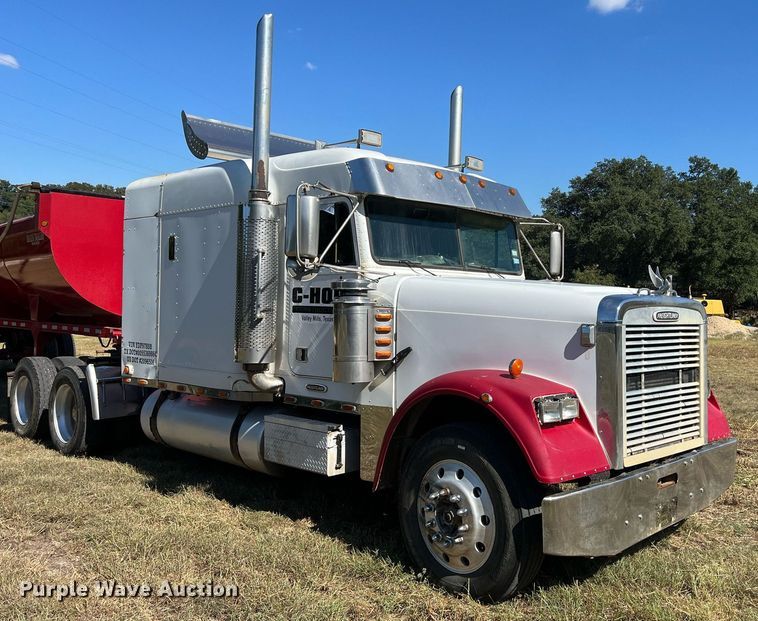 image for item DO2501 2000 Freightliner    semi truck