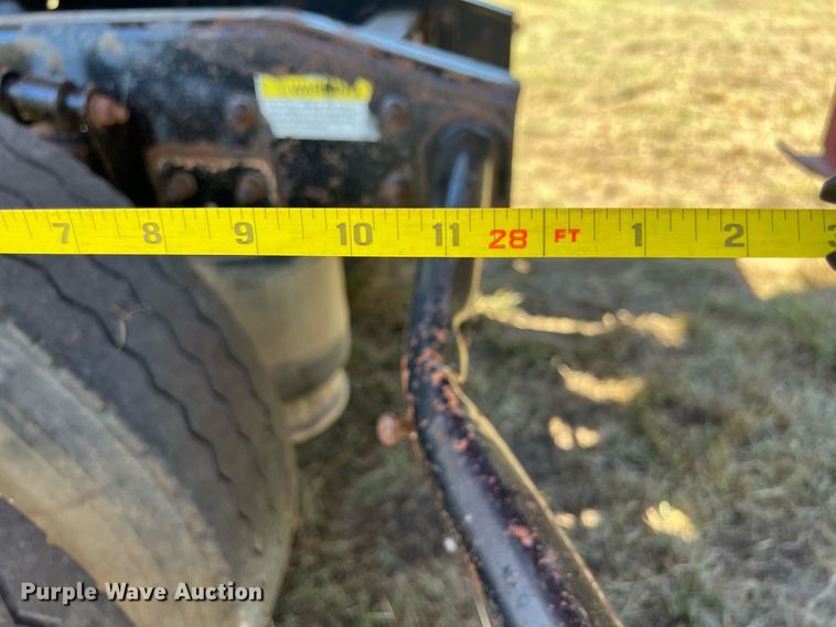 image for item DO2501 2000 Freightliner    semi truck