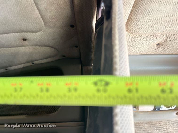 image for item DO2501 2000 Freightliner    semi truck