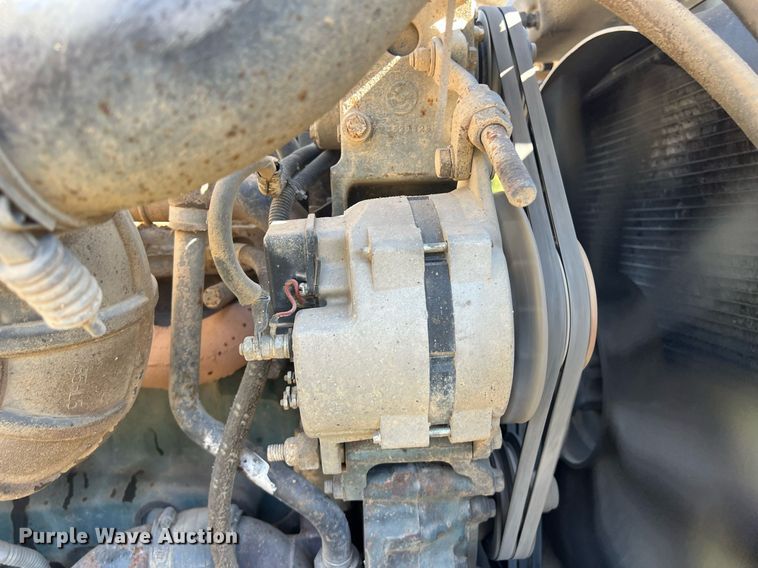 image for item DO2501 2000 Freightliner    semi truck