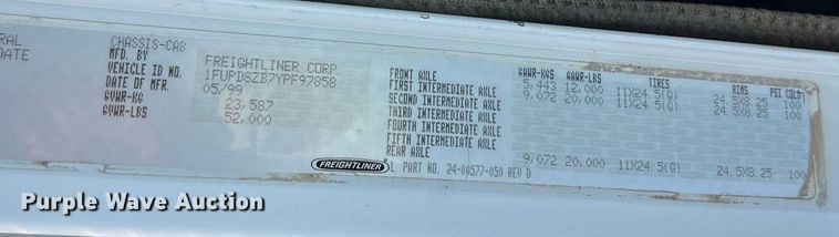 image for item DO2501 2000 Freightliner    semi truck