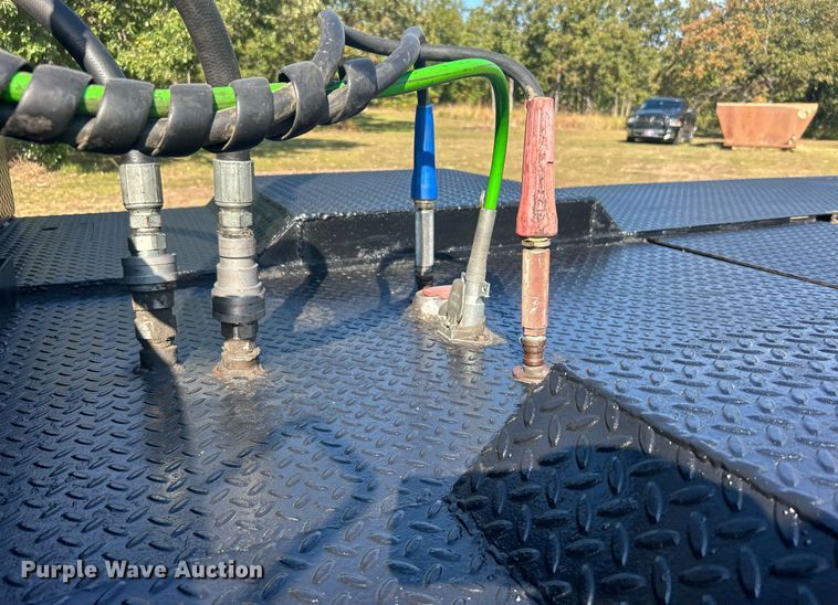 image for item DO7545 1998 Peterbilt  379 semi truck