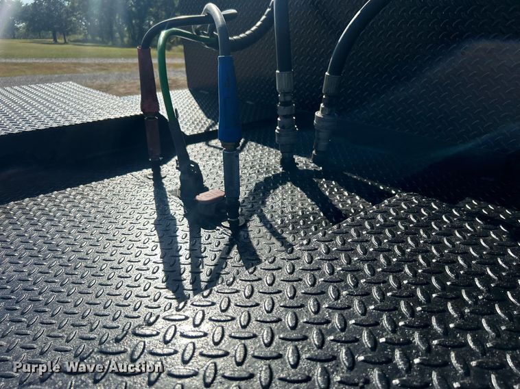 image for item DO7545 1998 Peterbilt  379 semi truck