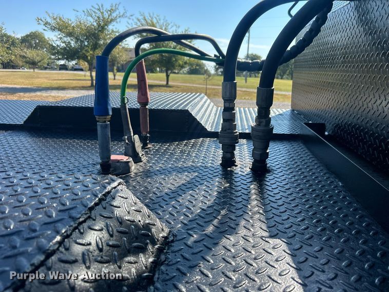 image for item DO7545 1998 Peterbilt  379 semi truck