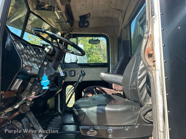 image for item DO7545 1998 Peterbilt  379 semi truck