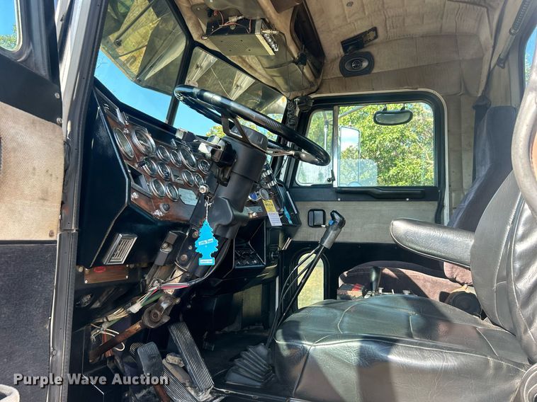 image for item DO7545 1998 Peterbilt  379 semi truck