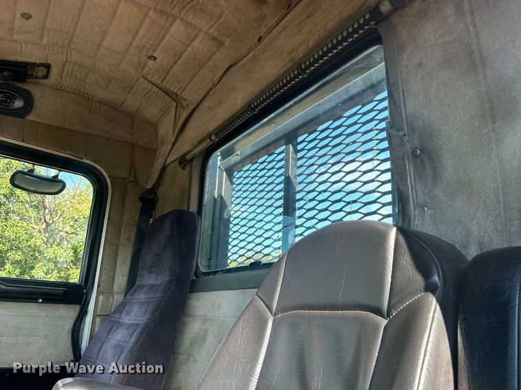 image for item DO7545 1998 Peterbilt  379 semi truck