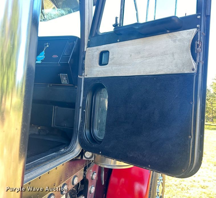 image for item DO7545 1998 Peterbilt  379 semi truck