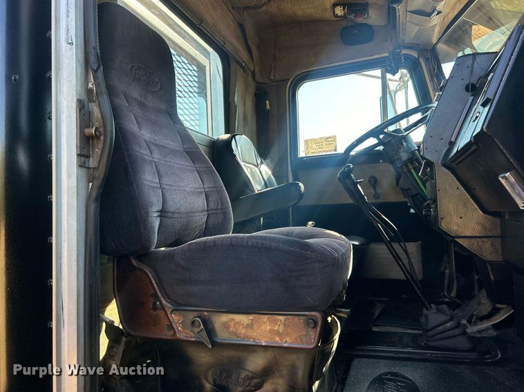 image for item DO7545 1998 Peterbilt  379 semi truck