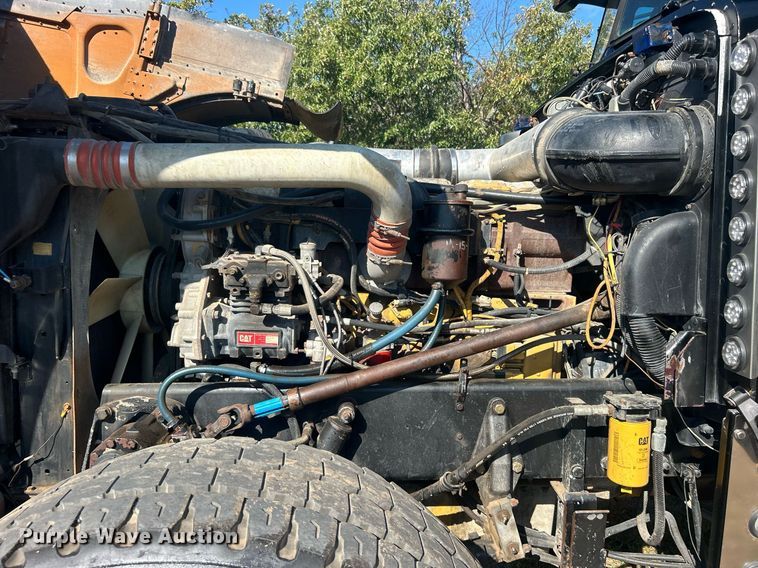 image for item DO7545 1998 Peterbilt  379 semi truck