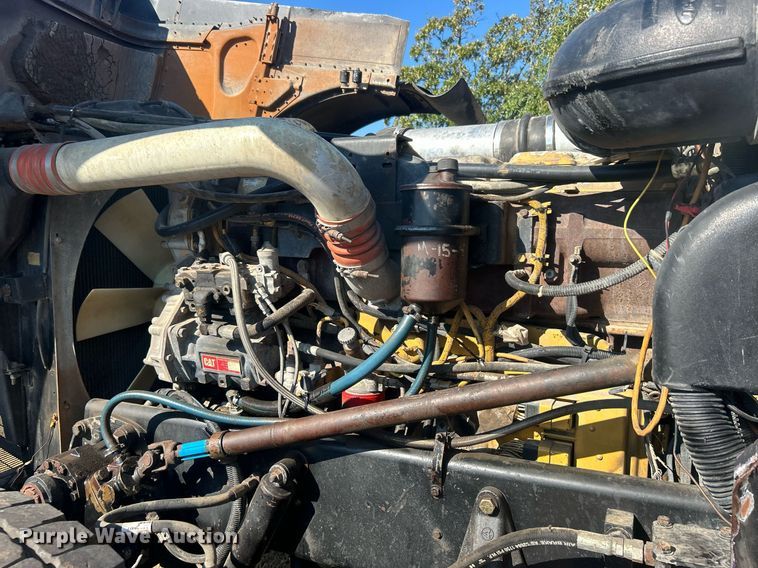 image for item DO7545 1998 Peterbilt  379 semi truck