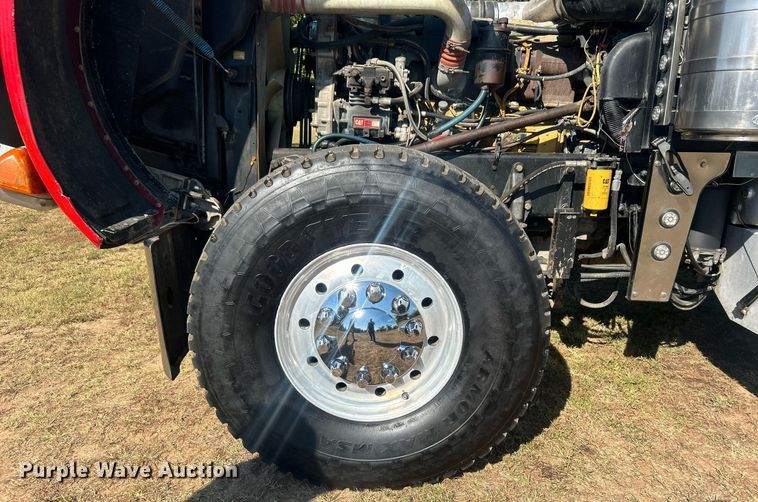 image for item DO7545 1998 Peterbilt  379 semi truck