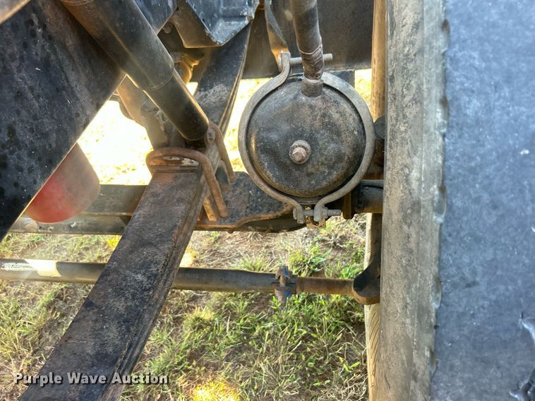 image for item DO7545 1998 Peterbilt  379 semi truck