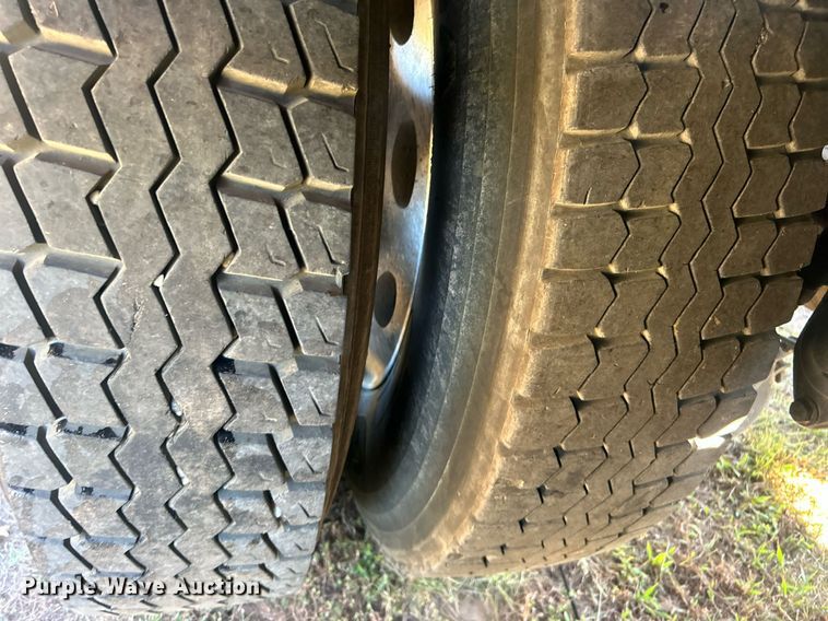 image for item DO7545 1998 Peterbilt  379 semi truck