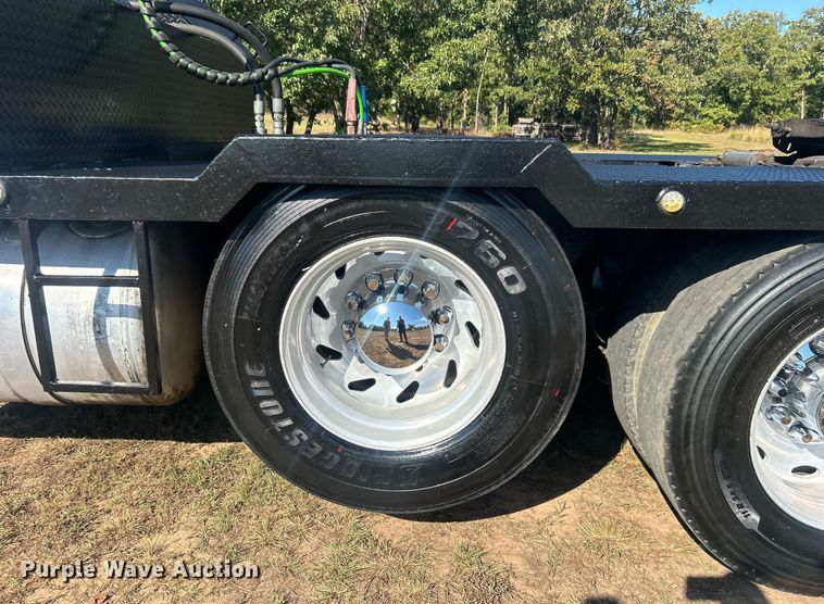 image for item DO7545 1998 Peterbilt  379 semi truck