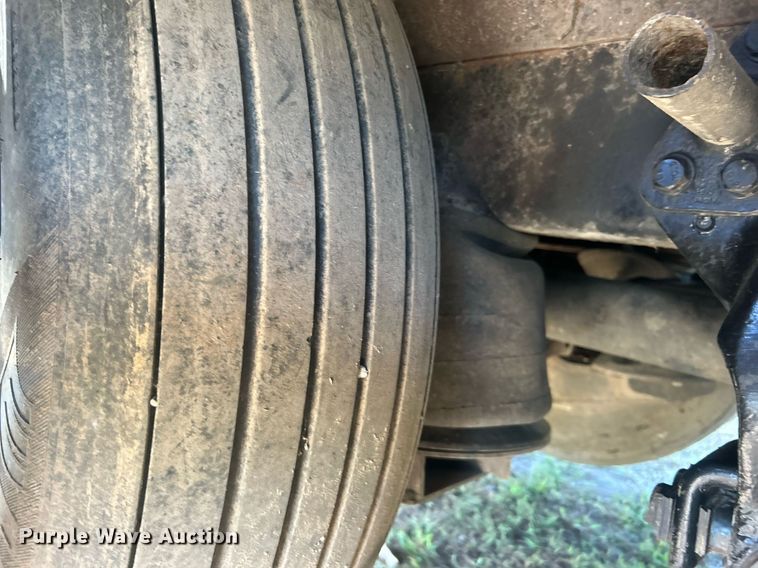 image for item DO7545 1998 Peterbilt  379 semi truck