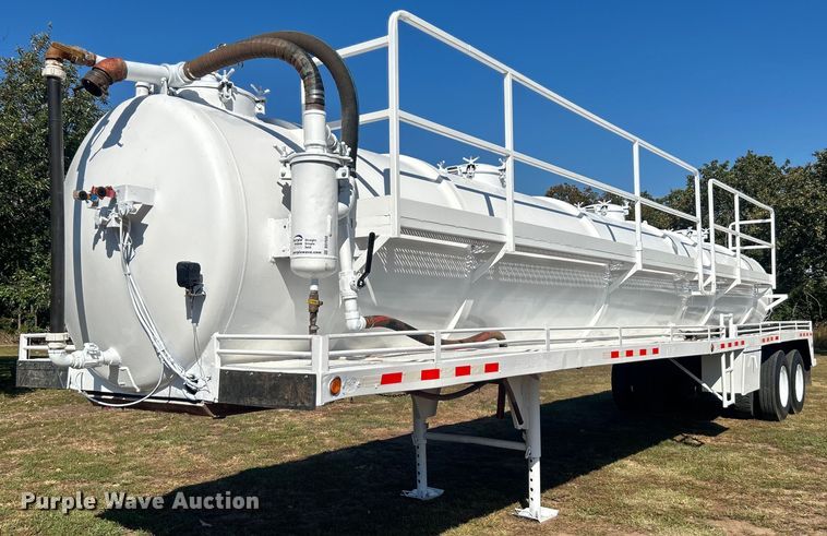 image for item DO7550 2001 Pinson vacuum trailer