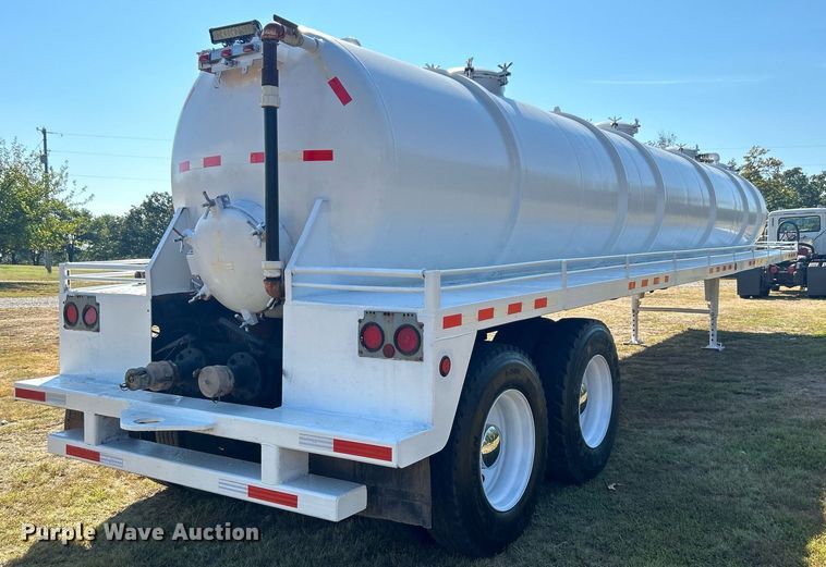 image for item DO7550 2001 Pinson vacuum trailer